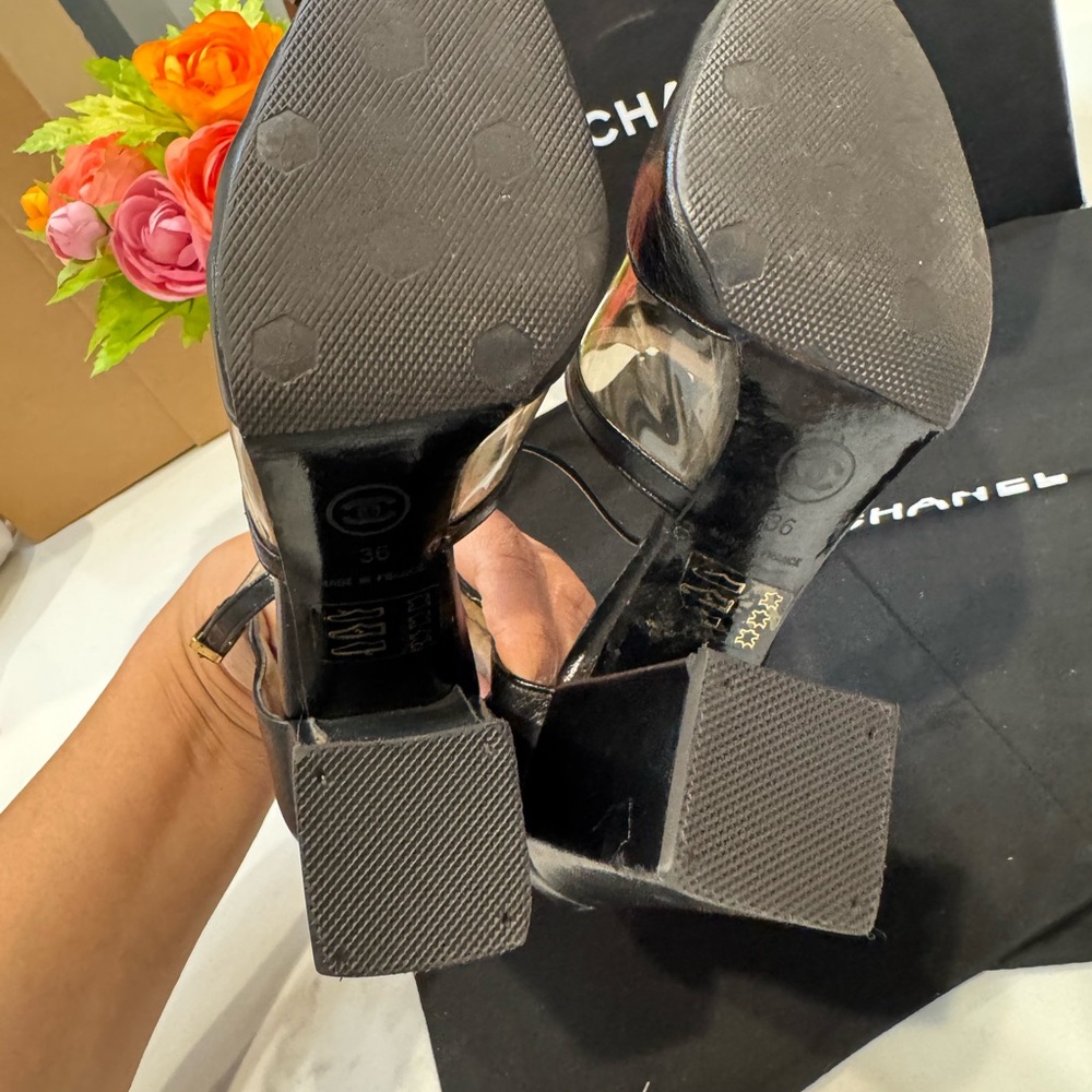 Authentic Chanel Black Chevron Women's Shoes - Picture 12 of 15